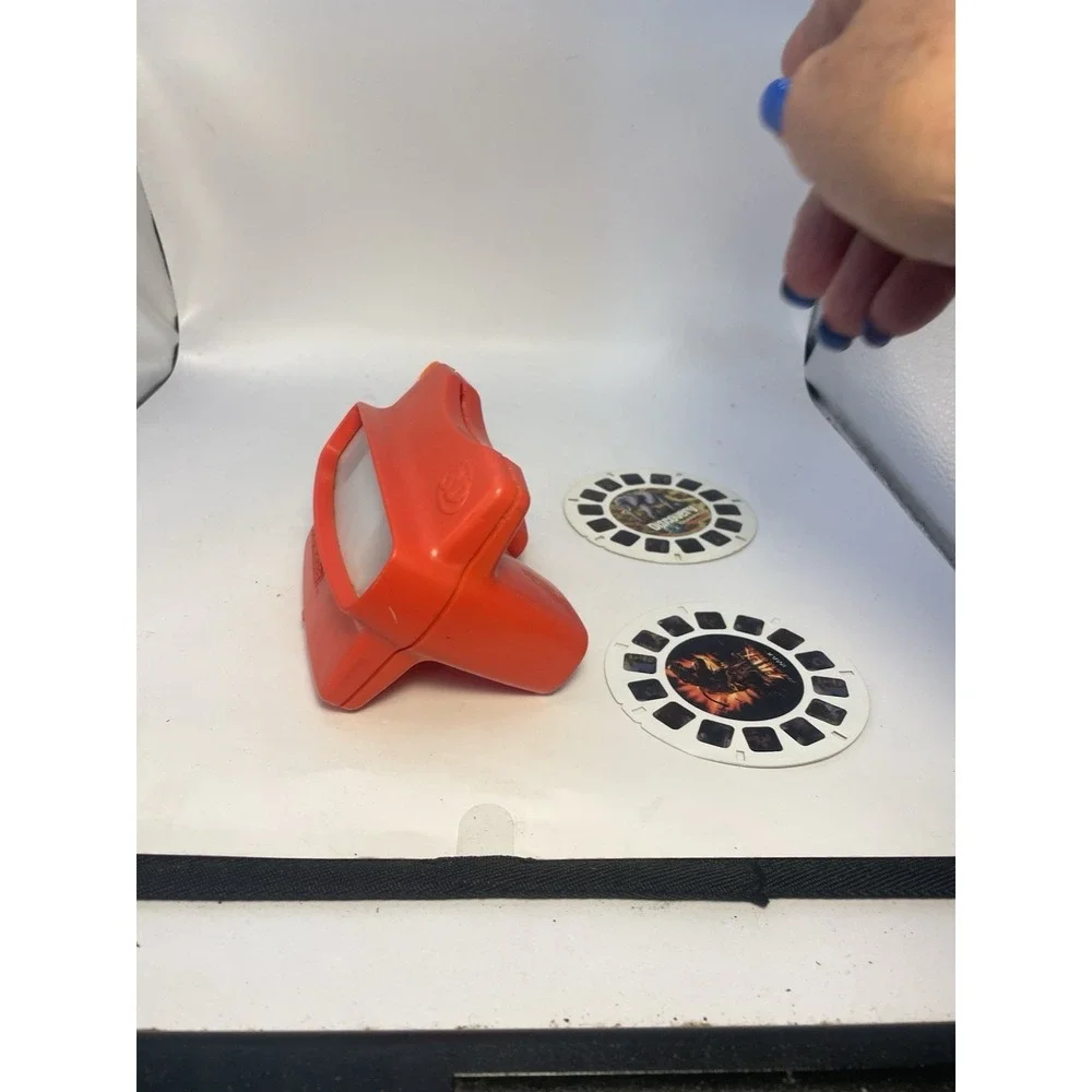 Vintage View Master 3D Viewer With 2 Reels ;imax And Discovery Animal
